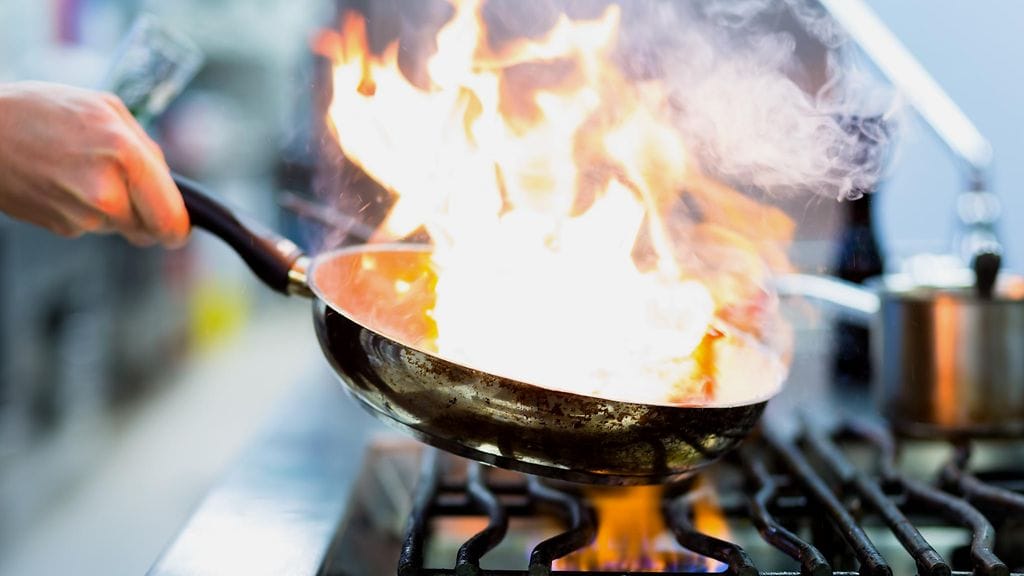 Flambeeraus on ravintoloiden näyttävä ohjelmanumero.