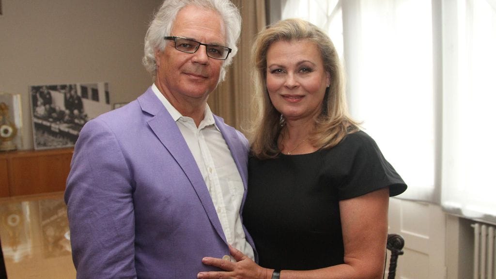 Arto Hietanen ja Anne Pohtamo-Hietanen Miss Universum 1975 -näyttelyn mediatilaisuudessa 6.5.2015.