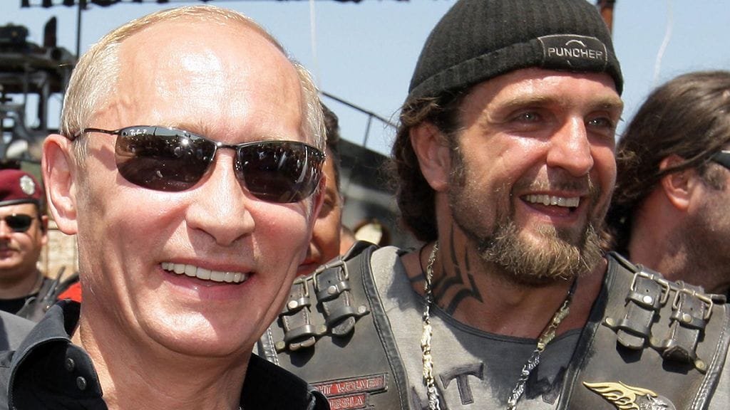 Venäjän presidentti Vladimir Putin ja Night Wolves -moottoripyöräjengin johtaja Aleksandr Zaldostanov ovat tiettävästi erittäin hyvissä väleissä.