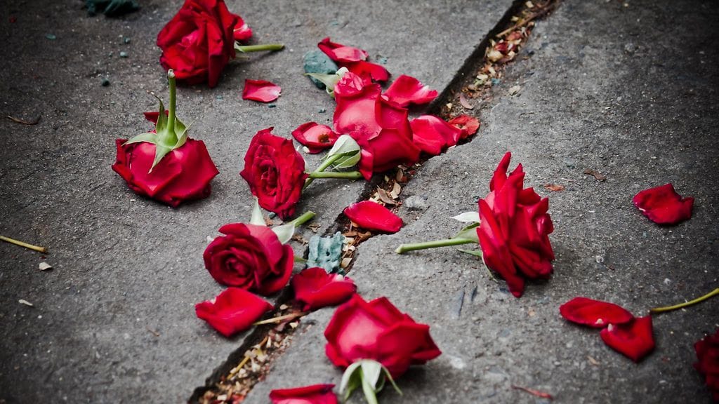 "Hän ottaa sinua aivoon, muttet uskalla lähteä. Samalla pelkäät, että hän jättäisi sinut."