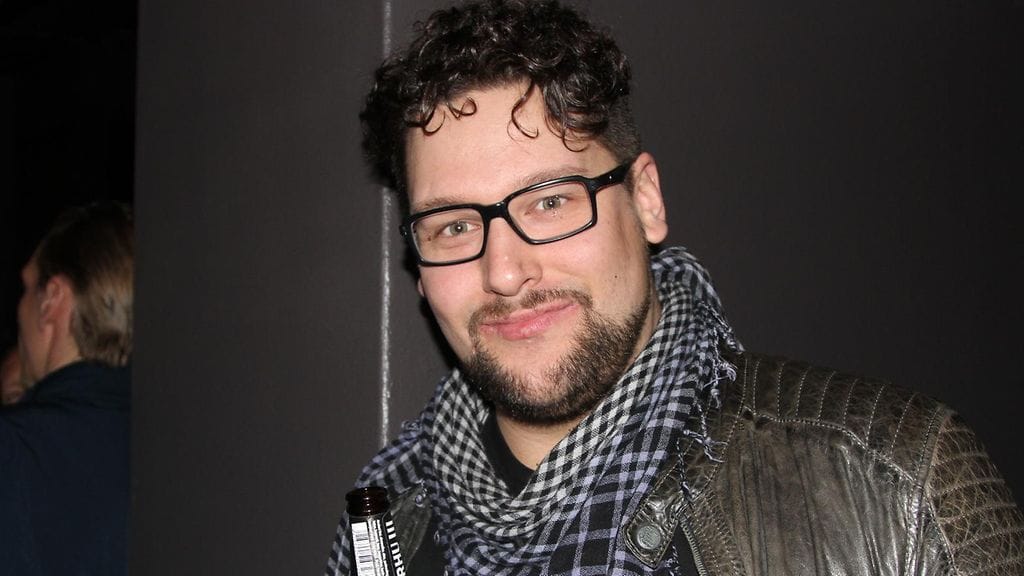 Timo Vuorensola Jussi 69:n The Riff -baarin avajaisissa 13.5.2015.