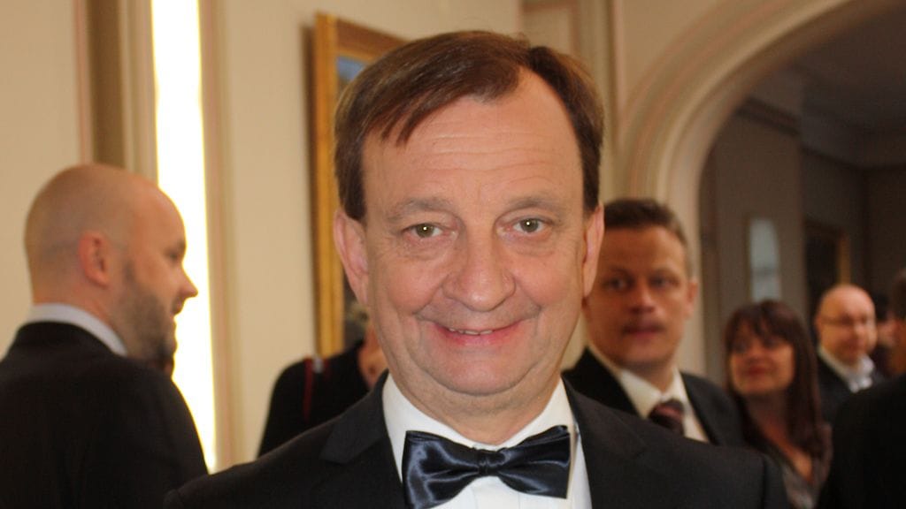 Hjallis Harkimo muisti entistä vaimoaan.