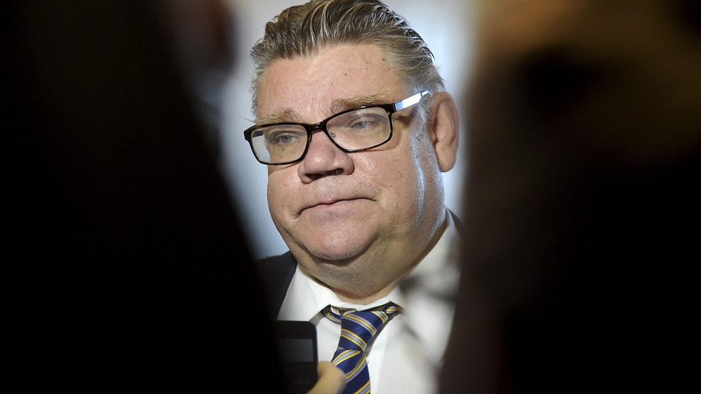 Tämä on sellainen ooppera, jossa esitykset eivät lopu, Timo Soini kommentoi Kreikan tilannetta.