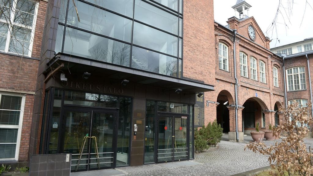 Pirkanmaan käräjäoikeus totesi, että epäasiallinen käytös vaaransi kuljetusfirman työntekijän työturvallisuuden.