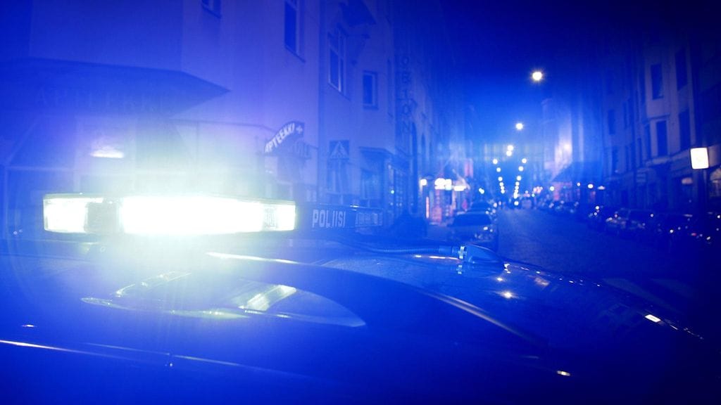 Mies uhkasi partiota mukanaan olleella suurella koiralla. Poliisin mukaan neuvottelu, suostuttelu ja poliisin käskyt eivät tehonneet. Kuvituskuva
