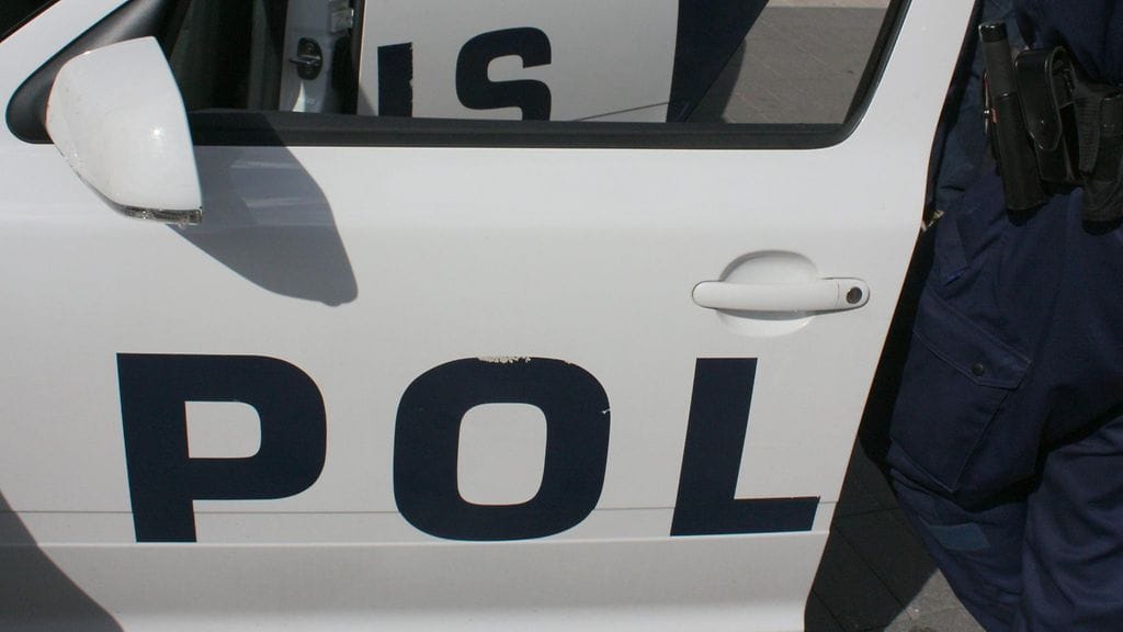 Poliisi jäljitti kuljettajaa poliisikoiralla, jonka ansiosta hänet tavoitetttiin jonkin matkan päästä tapahtumapaikalta. Kuvituskuva.