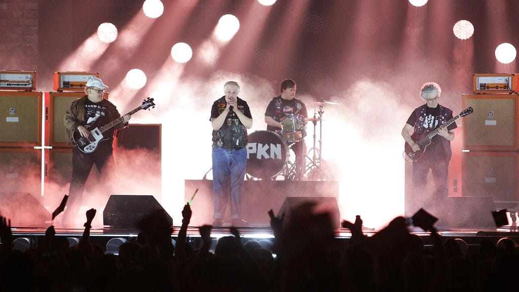 Pertti Kurikan Nimipäivät euroviisujen semifinaalissa.