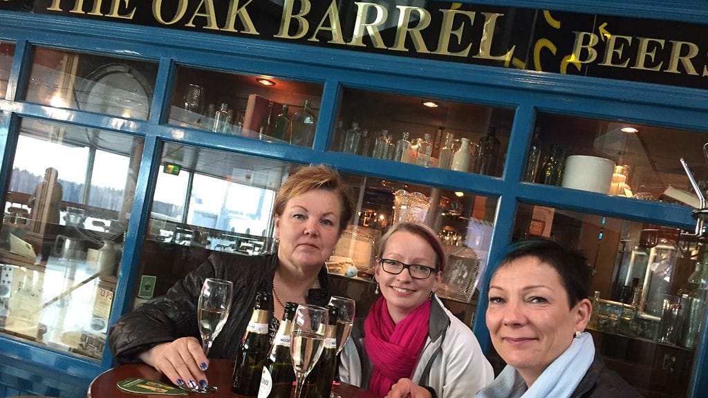 Oak Barrel asiakkaita