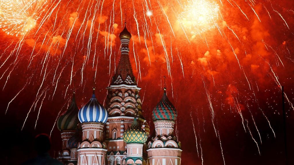 Voitonpäivän ilotulitusjuhlaa Moskovassa 9.5.2015, jolloin juhlittiin Neuvostoliiton ja liittolaisten voittoa Natsi-Saksasta.