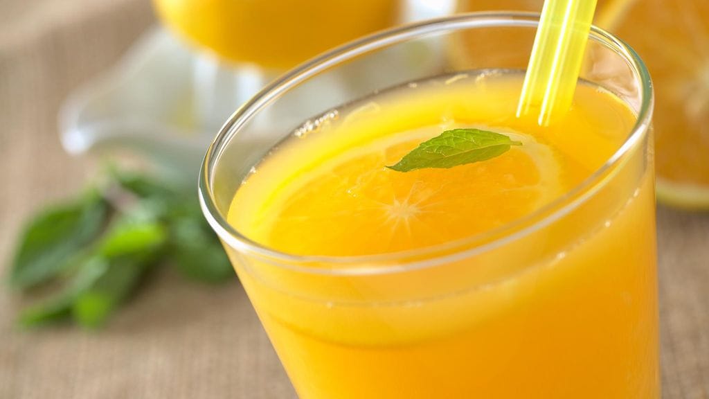 Appelsiinimehusta voi saada irti samankaltaisia vaikutuksia kuin kahvista.