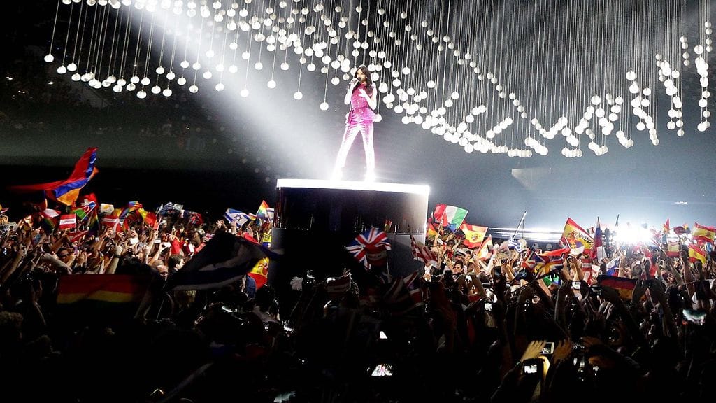Euroviisut käynnistyvät tänään Tukholmassa. Kuvassa vuoden 2014 voittaja Conchita Wurst esiintymässä viime vuonna Wienissä.