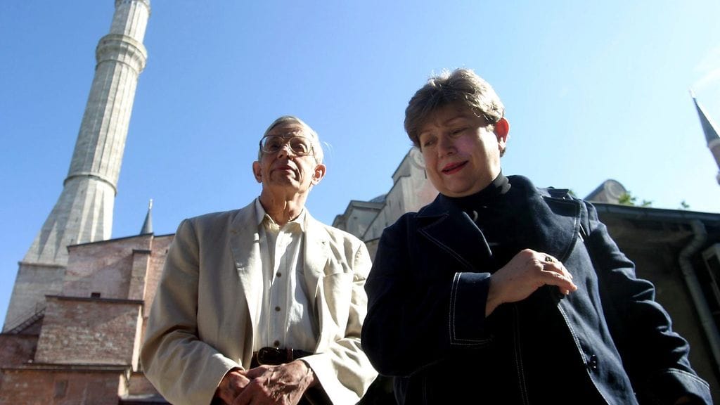 John Nash ja vaimonsa Alicia Nash kuvattuna Istanbulissa syyskuussa 2003.