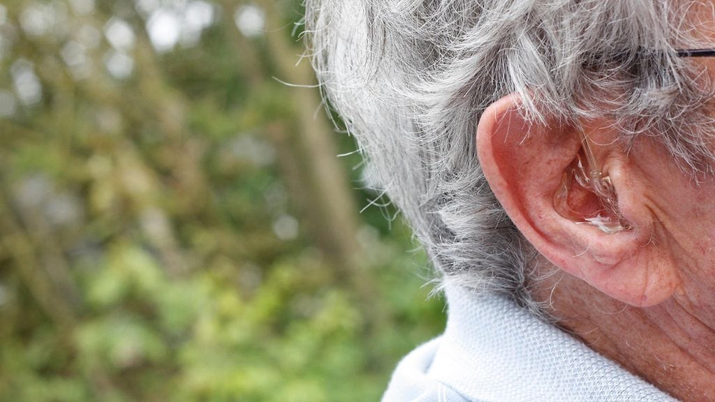 Toisin kuin monet luulevat, kuulokoje ei heikennä kuuloa vaan päinvastoin hidastaa sen heikkenemistä.