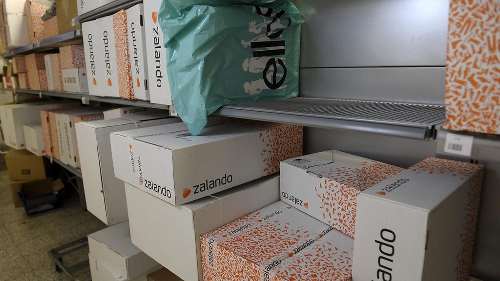 Verkkokauppa Zalando myy muotia, merkkivaatteita, kenkiä ja asusteita 15 Euroopan maassa.