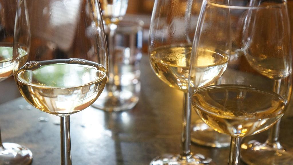 Helsingissä paljastui laajamittainen viinin luvaton anniskelutapaus.