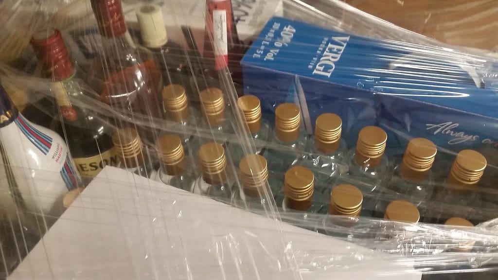 Tulli haltuunottovarasto viina takavarikko varasto alkoholi olut