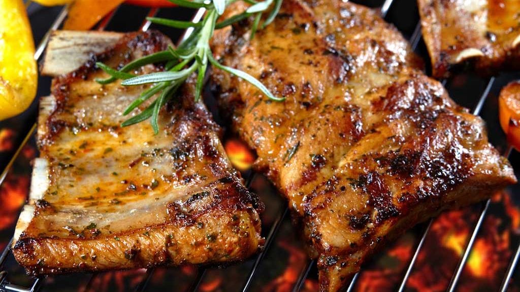 Ribsit ovat mehevä vaihtoehto juhannusherkuksi.