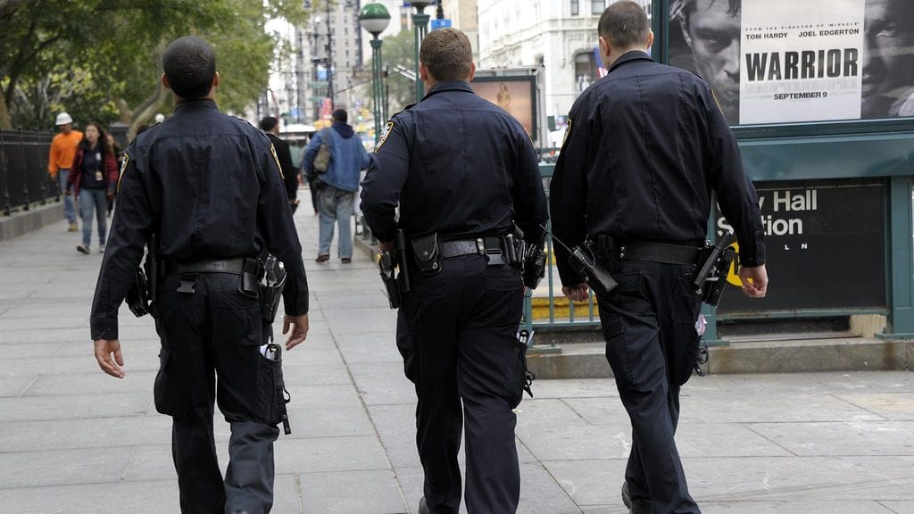 Poliiseja New Yorkissa. Kuvituskuva.