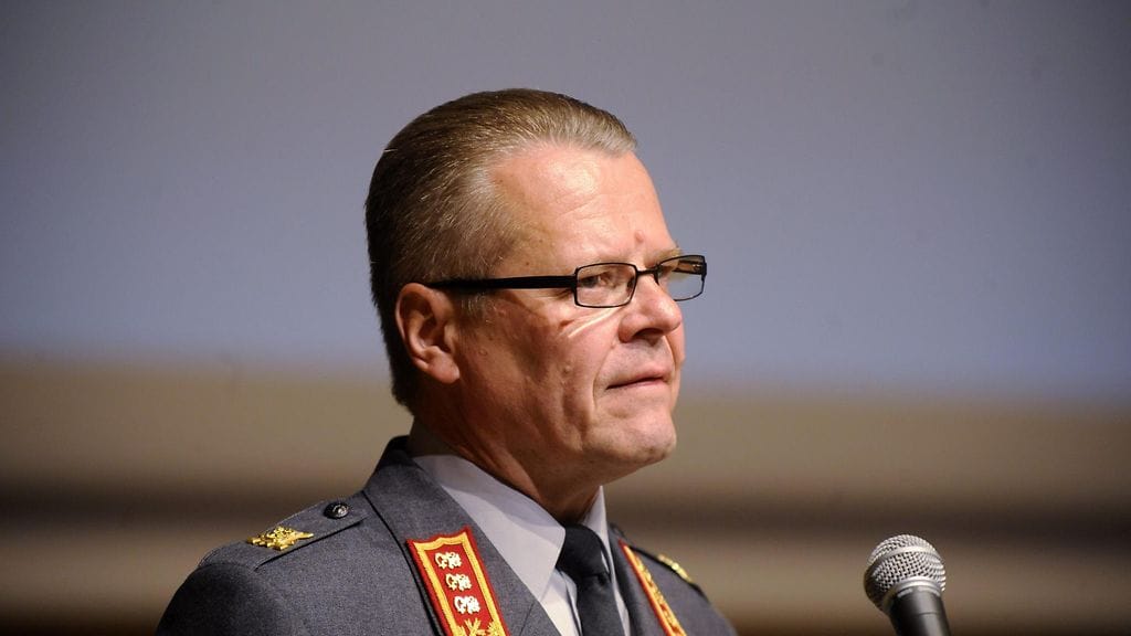 Kenraaliluutnantti Raimo Jyväsjärvi Päämajan kesäsymposiumissa Mikkelissä 6. heinäkuuta 2012.