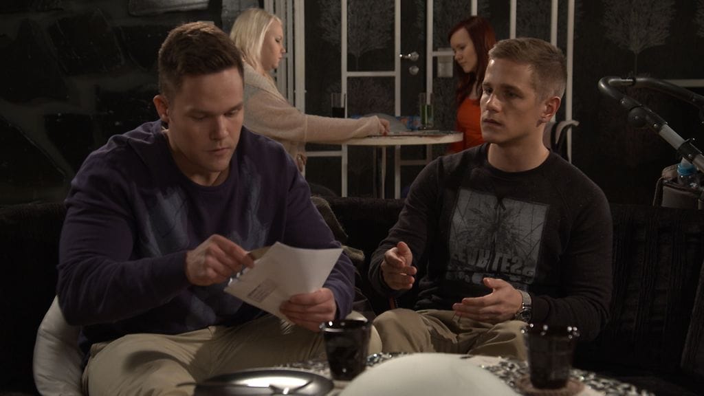 Salatut elämät - Lari ja Janne (Ronny Roslöf ja Hemmo Karja).