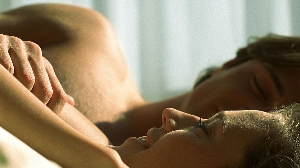 "Aloite tehdään ihan missä vain. Autossa, veneessä, ulkona, elokuvissa", kertoo yksi lukijoista. Kuvan henkilöt eivät liity juttuun.