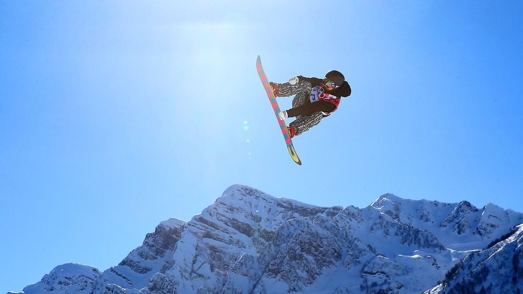 Roope Tonteri on viimeisin suomalainen big airin maailmanmestari. Kuva Sotshin olympialaisten slopestylekisasta.