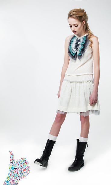 Some-ikoneja ja apea nainen