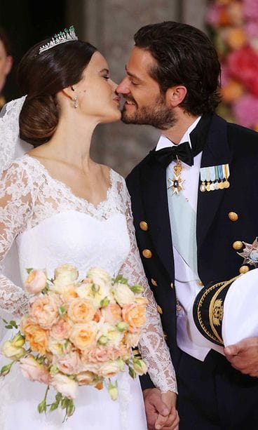 Sofia ja Carl Philip antautuivat suudelmiin 13.6.2015. (1)