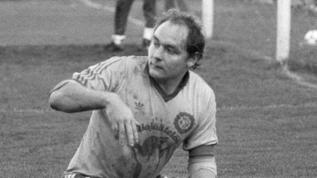 Atik Ismail HJK :n paidassa vuonna 1981.