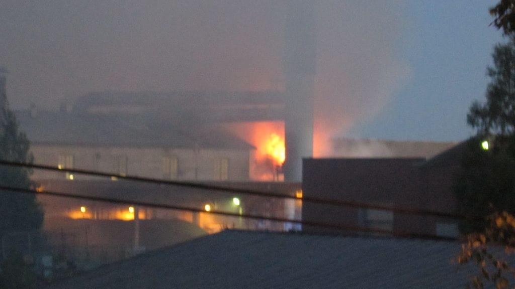 Palo aiheutti Turengissa yöllä laajoja savuhaittoja.