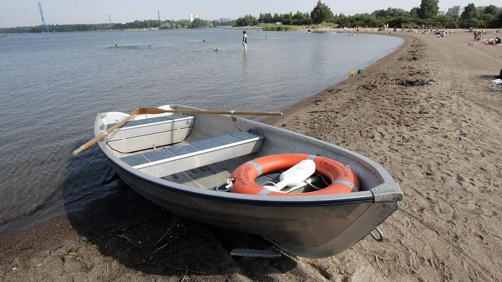Ylikonstaapeli Ilkka Pietiläisen mukaan noin viidennes kaikista vuoden aikana Suomessa hukkuneista menehtyy veneilyonnettomuuksissa. Kuvituskuva.