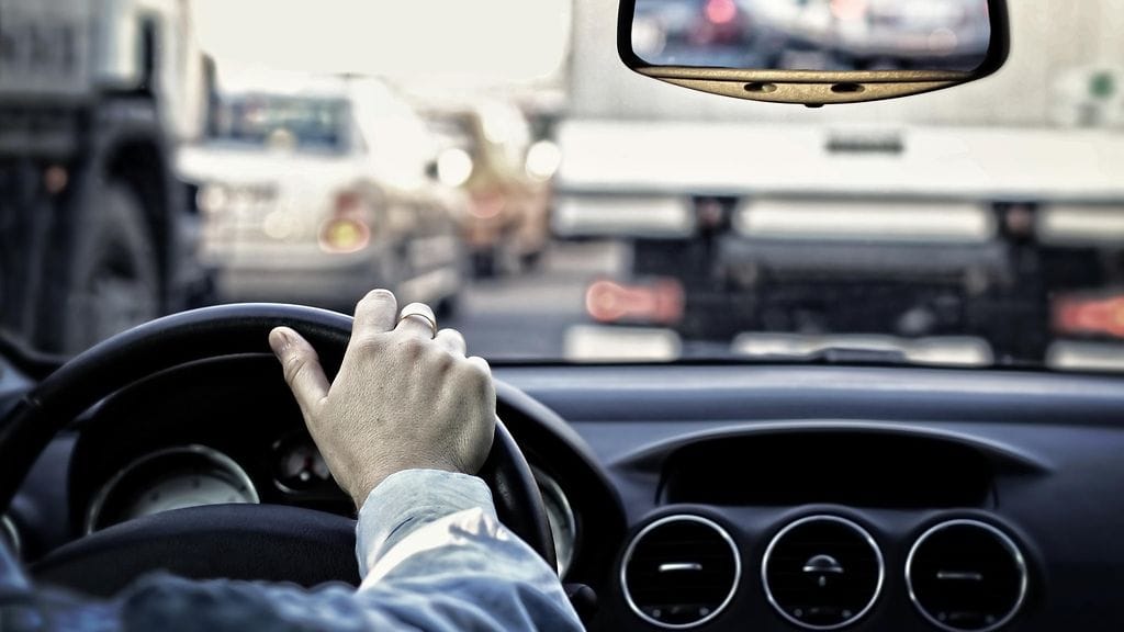 Vaikka junnaisit ruuhkassa, on katse syytä pitää tiessä.