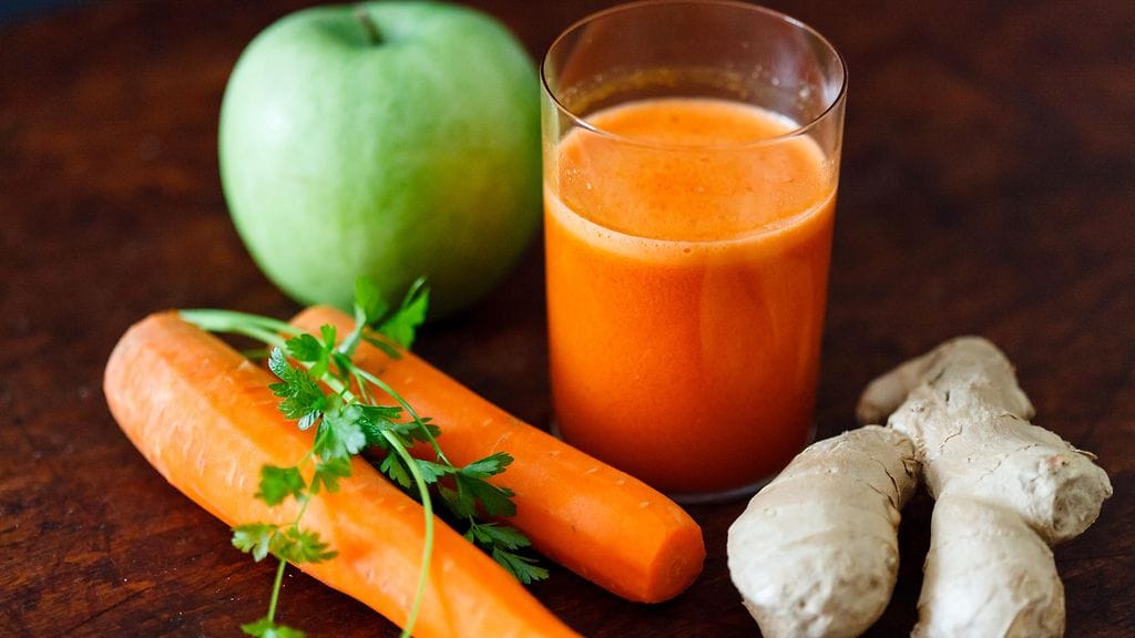 Kuvakin voi antaa väärän käsityksen. Inkivääriä ei kannata heittää sellaisenaan tehosekoittimeen.