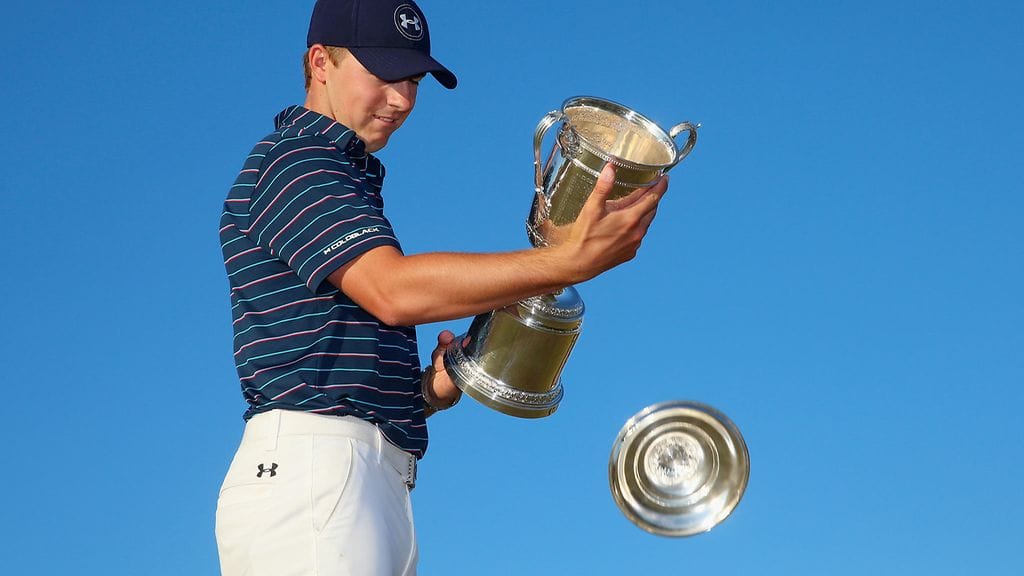 Golfin US Openin palkintopystin kansi putosi Jordan Spiethin voitonjuhlissa.