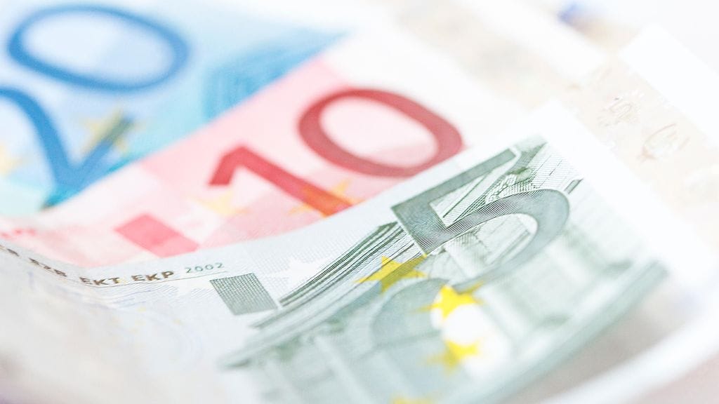 Poliisin mukaan se löysi tutkinnan aikana kolme väärennöspajaa, joista yksi sijaitsi Romaniassa.