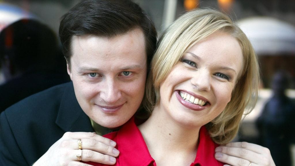 Mira Sunnari levytti yhdessä tangokuningas Erkki Räsäsen kanssa.