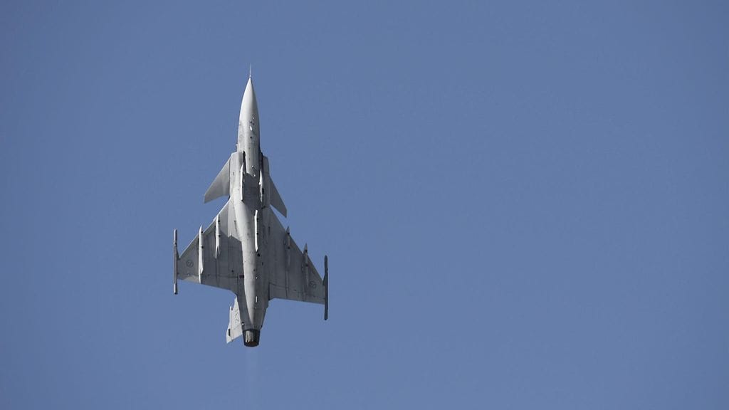 Ruotsin kannalta selvitys näkee hyötyjen lisäksi myös aiempaa suurempaa altistumista riskeille, kun puolustuksen painopiste siirtyy Suomi-yhteistyön myötä idemmäksi.