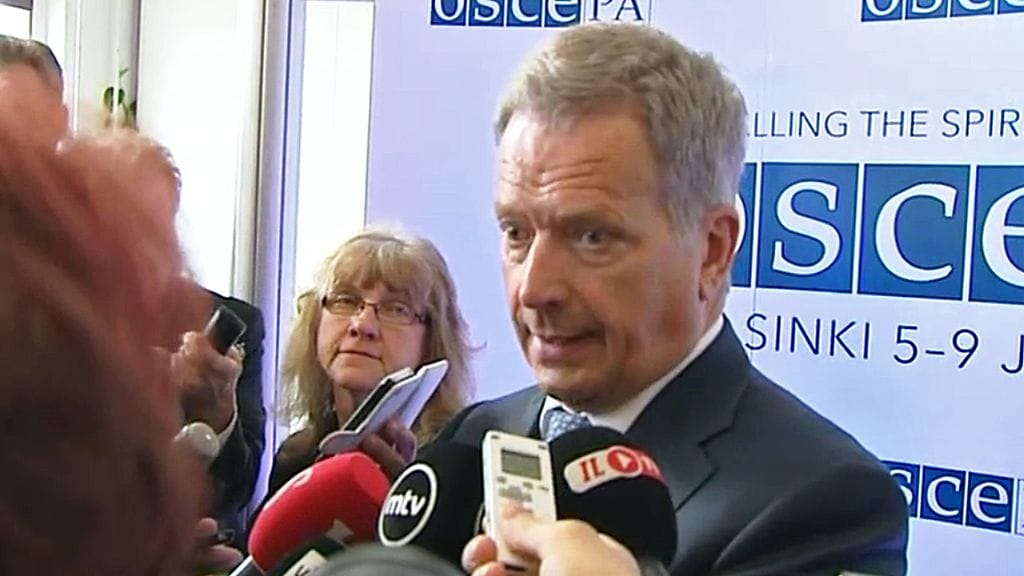 Sauli Niinistö puhui medialle pidettyään puheen Etyj:n avajaisistunnossa.