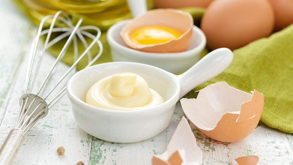 Tuoreista raaka-aineista valmistettu majoneesi maistuu herkulliselta!