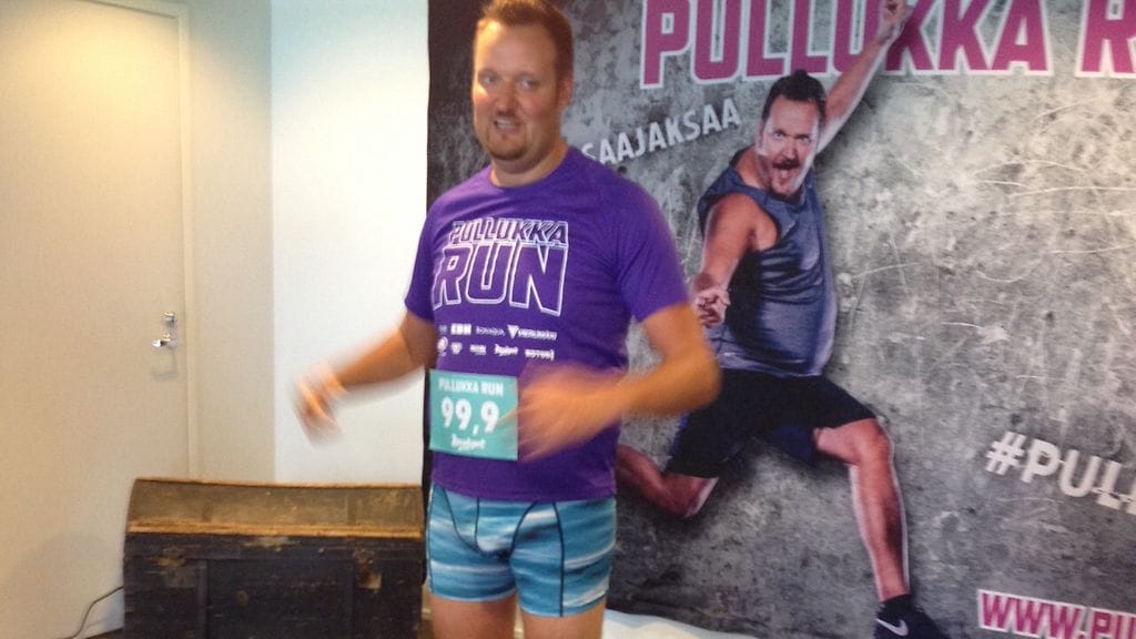 Sami Hedberg punnittiin miehen toimistolla 9.7.2015.