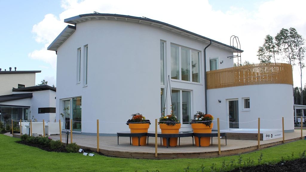 Toinen toistaan upeimpia julkisivuja jaksaa ihastella.