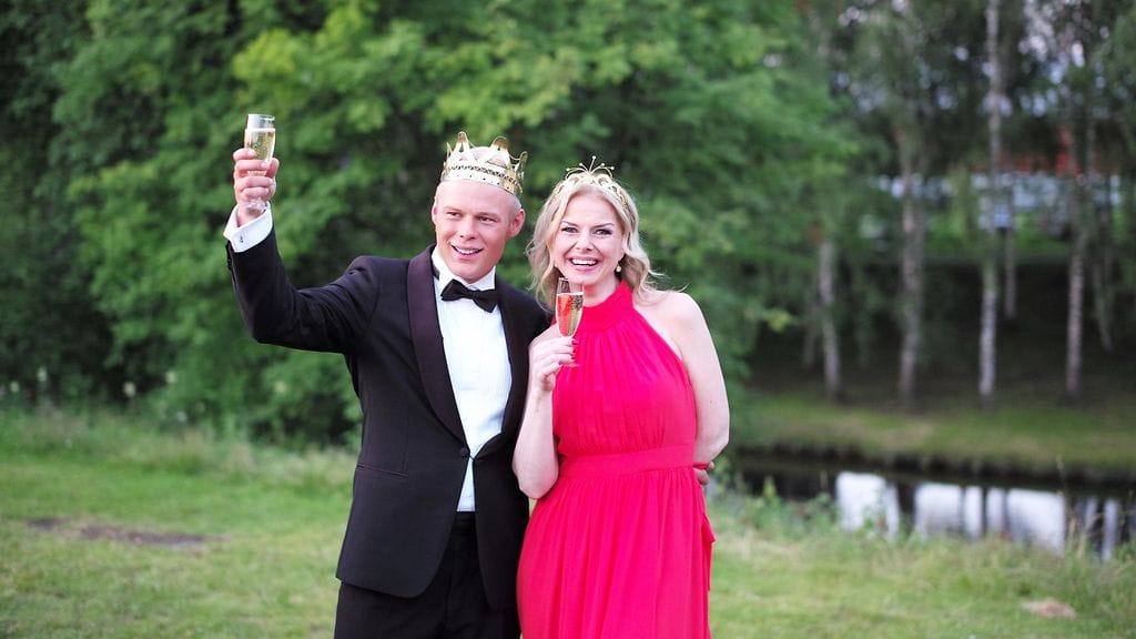 Aki Samuli ja Susanna Heikki kruunattiin tangokuninkaallisiksi kesällä.