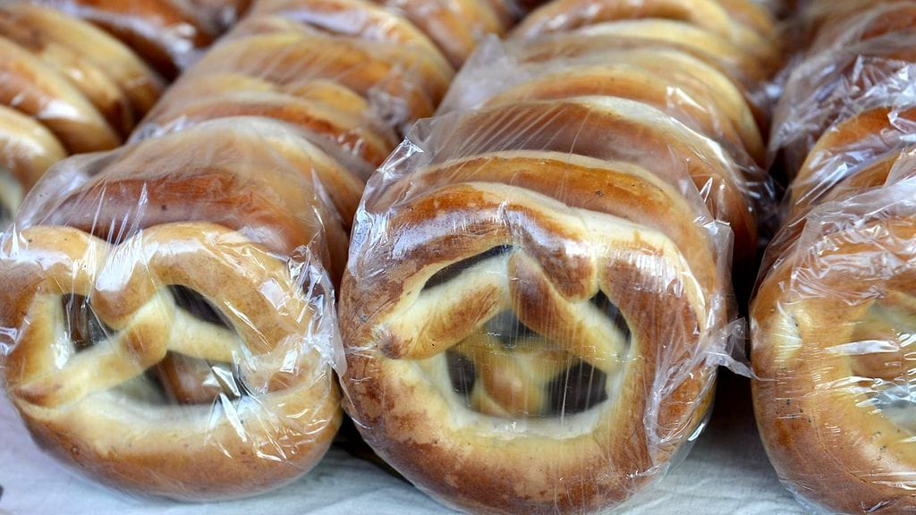 Perinteinen markkinaherkku säilyy parhaiten muovipussissa.