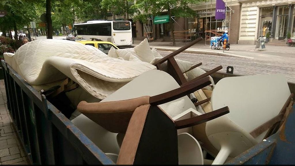 Klaus Kurki -hotelli dumppasi käytetyt design-huonekalut roskalavalle.