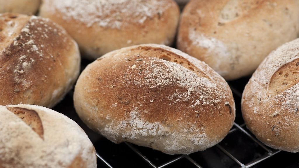 Tuoreet sämpylät ovat herkullisia, mutta kuivuvat todella nopeasti.