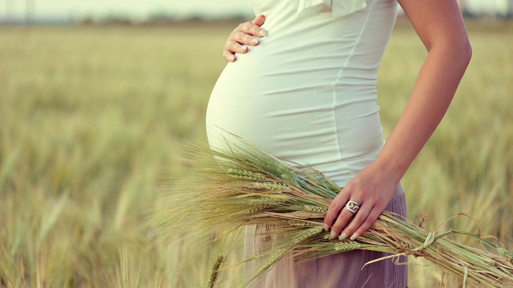 Kuumat ja kosteat hellejaksot saattavat hieman suurentaa kohtukuolemien vaaraa, kertoo tuore tutkimus.