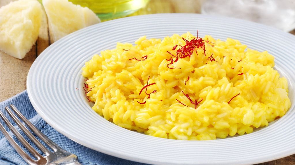 Milanolainen risotto sisältää maailman kalleinta maustetta, sahramia.