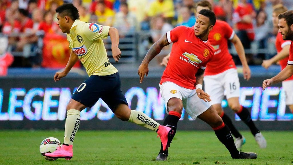 Memphis Depay (kesk.)