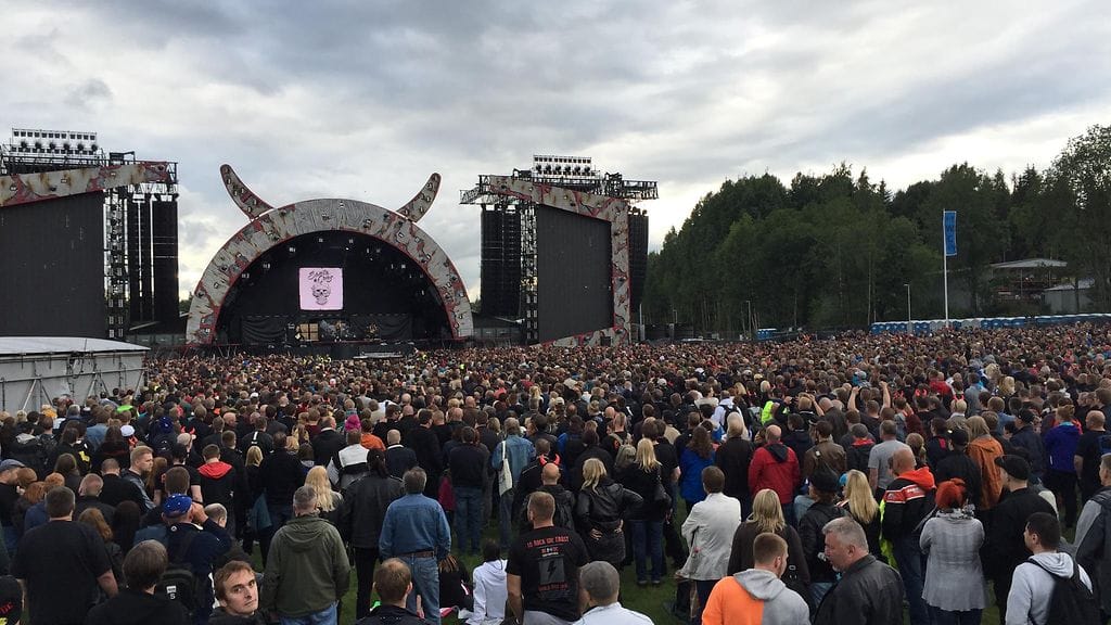 AC/DC yleisöä 2