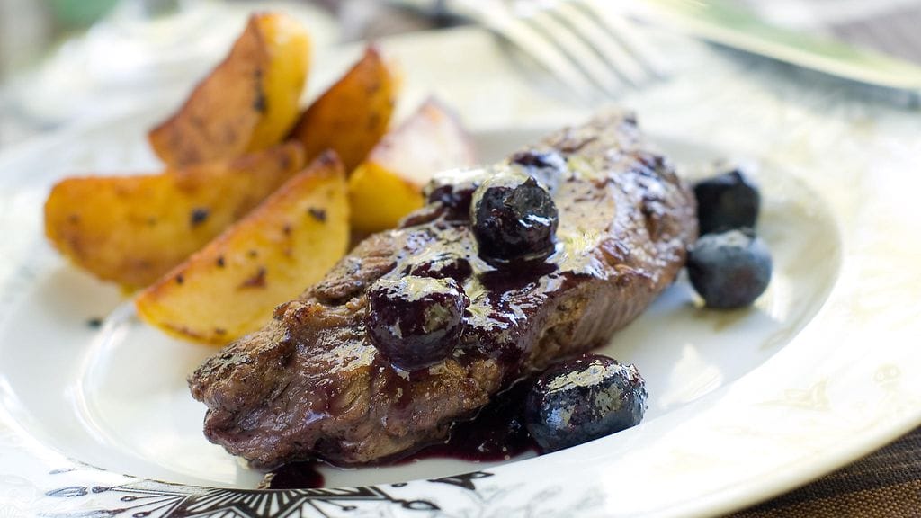 Marjat eivät sovellu ainoastaan makeisiin jälkiruokiin, vaan maistuvat myös suolaisissa ruoissa.